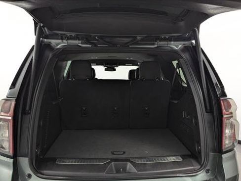 Used 2023 Chevrolet Suburban Premier image 18
