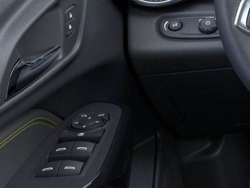 New 2026 Chevrolet Trax ACTIV w/ Sunroof Package FWD image 22