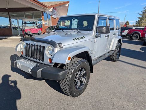 Used 2011 Jeep Wrangler Unlimited 70th Anniversary w/ Dual Top Group image 3
