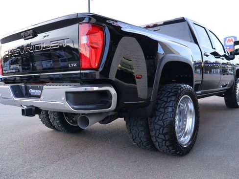 Used 2021 Chevrolet Silverado 3500 LTZ w/ LTZ Plus Package image 6