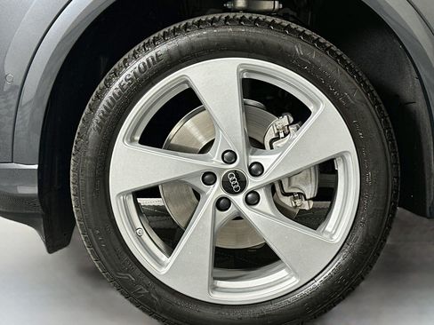 Used 2025 Audi Q5 Premium w/ Premium Plus AWD/4WD image 11