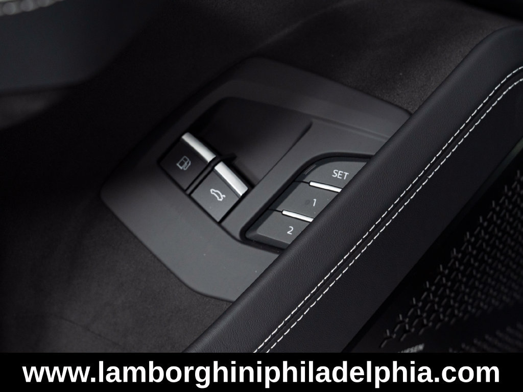 Used 2025 Lamborghini Urus S AWD/4WD image 14
