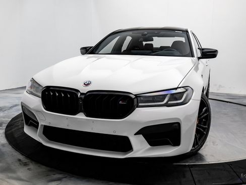 Used 2023 BMW M5 w/ Competition Package image 3