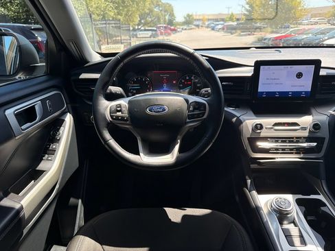 Used 2023 Ford Explorer XLT RWD image 33