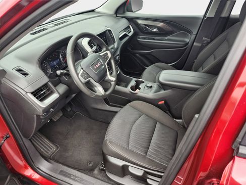 Used 2024 GMC Terrain SLE image 9