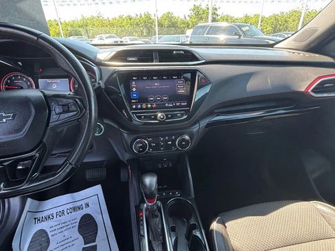 Used 2021 Chevrolet TrailBlazer RS w/ Technology Package image 18