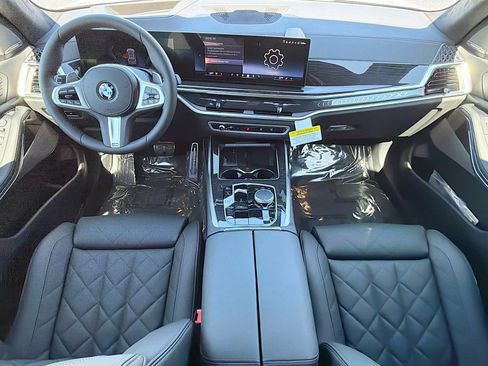 New 2026 BMW X7 xDrive40i w/ M Sport Package image 16