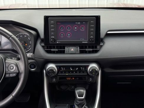 Used 2021 Toyota RAV4 XLE Premium image 44