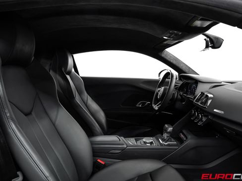 Used 2021 Audi R8 V10 w/ Premium Package RWD image 36