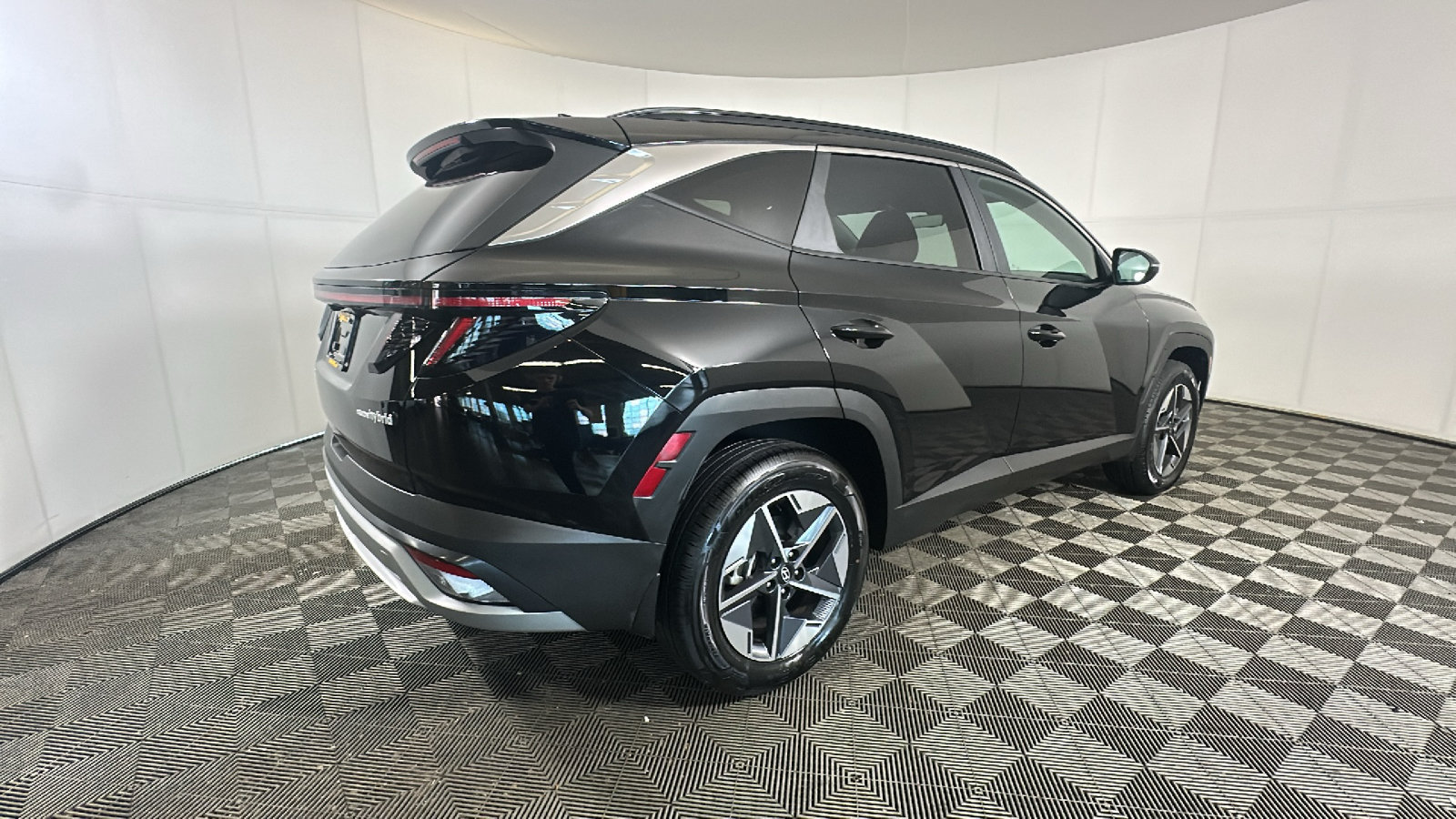 Certified 2025 Hyundai Tucson SEL AWD/4WD image 3