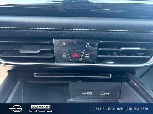Used 2024 Volkswagen Atlas SE AWD/4WD image 15
