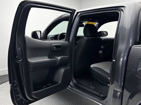Used 2023 Toyota Tacoma TRD Sport AWD/4WD image 36