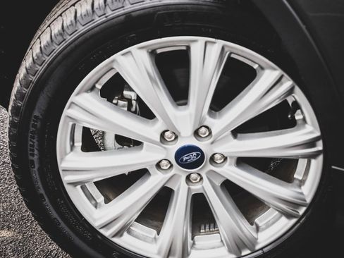 Used 2019 Ford Escape SEL image 26