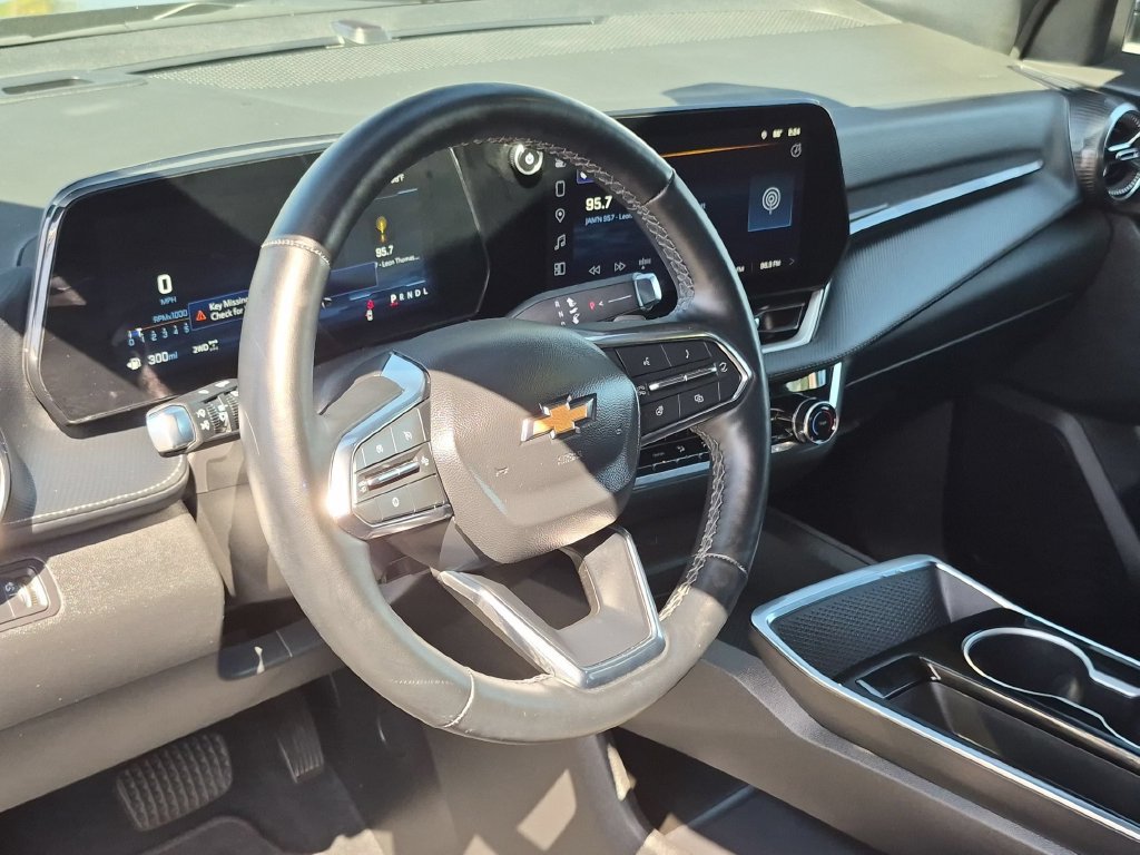 Used 2025 Chevrolet Equinox LT AWD/4WD image 15