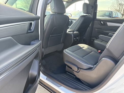 Used 2025 Buick Enclave Preferred image 12