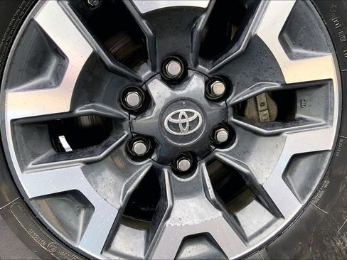 Used 2021 Toyota Tacoma TRD Off-Road AWD/4WD image 3
