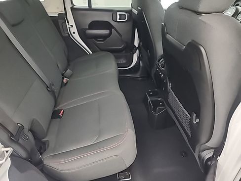 Used 2025 Jeep Wrangler Unlimited Rubicon image 18