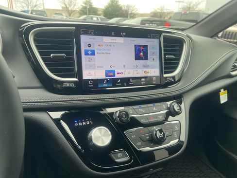 New 2026 Chrysler Pacifica Select w/ S Appearance Package image 26