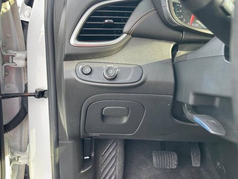 Used 2017 Chevrolet Trax LT w/ LT Convenience Package FWD image 21