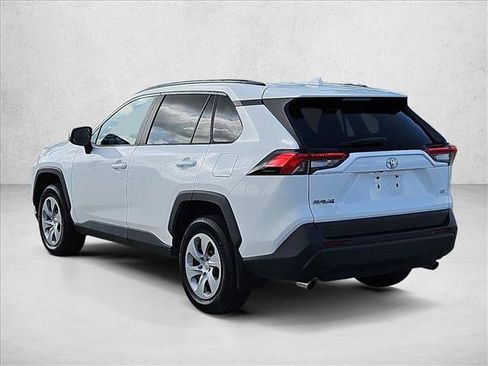 Used 2020 Toyota RAV4 LE FWD image 8