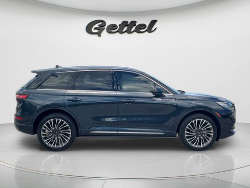 Used 2021 Lincoln Corsair Reserve w/ Equipment Group 201A AWD/4WD image 4