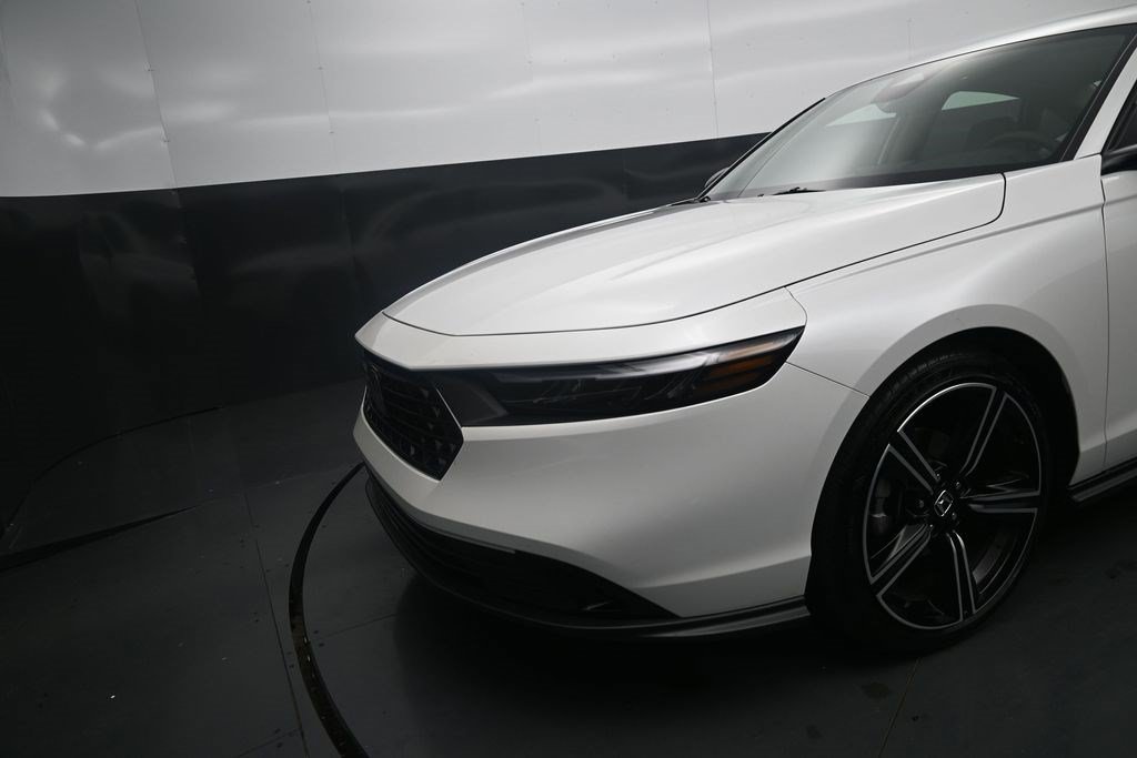 Used 2026 Honda Accord SE image 9