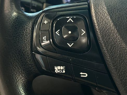 Used 2015 Toyota Camry LE image 28