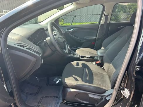 Used 2016 Ford Focus SE FWD image 10