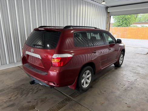 Used 2010 Toyota Highlander SE FWD image 5