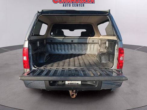 Used 2008 Chevrolet Silverado 2500 LT w/ 1LT Convenience Package AWD/4WD image 9