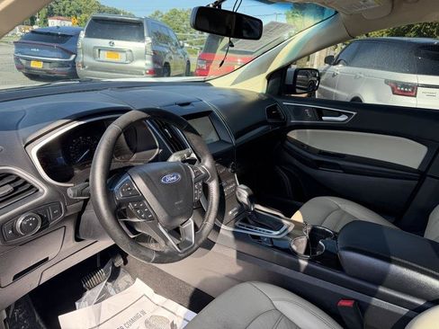 Used 2018 Ford Edge SEL w/ Equipment Group 201A FWD image 18