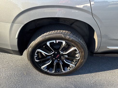 Used 2023 GMC Yukon Denali image 11