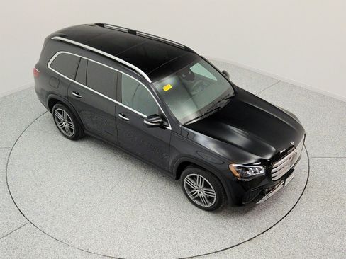 Certified 2026 Mercedes-Benz GLS 450 4MATIC image 24