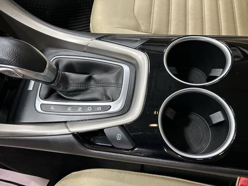 Used 2014 Ford Fusion SE image 18