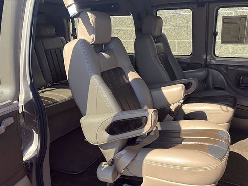 Used 2014 Chevrolet Express 1500 AWD image 34