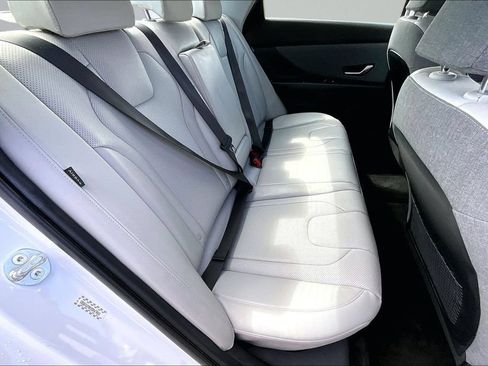 Used 2024 Hyundai Elantra Limited FWD image 25