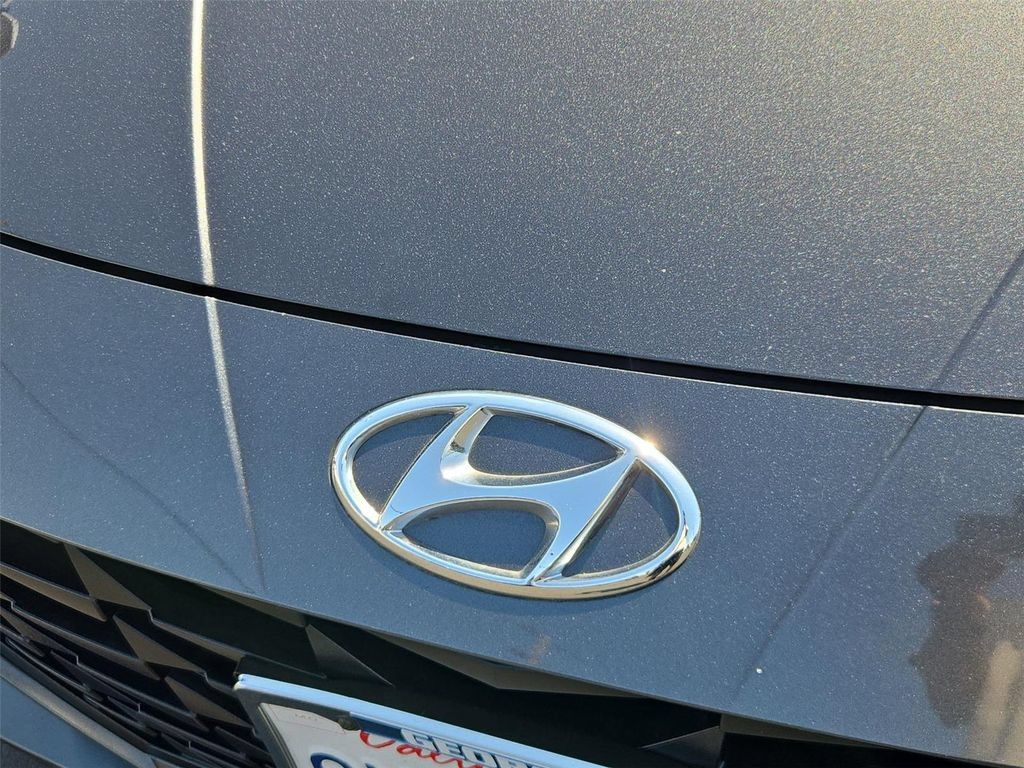 Used 2022 Hyundai Elantra SE w/ Cargo Package FWD image 21