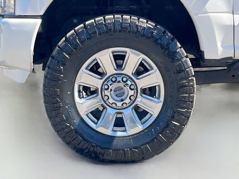 Used 2019 Ford F350 Platinum w/ Platinum Ultimate Package AWD/4WD image 34