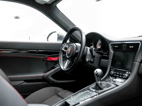 Used 2018 Porsche 911 Carrera T RWD image 70
