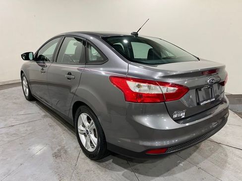 Used 2014 Ford Focus SE w/ SE Winter Package FWD image 11