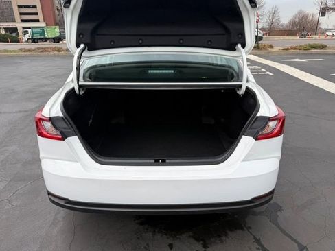 Used 2025 Toyota Camry LE image 5