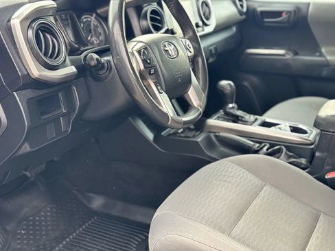 Used 2017 Toyota Tacoma SR5 w/ Tow Package RWD image 14