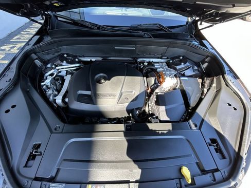 Certified 2025 Volvo XC90 T8 Ultra w/ Protection Package AWD/4WD image 14