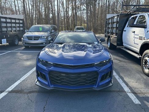 Used 2020 Chevrolet Camaro LT image 2
