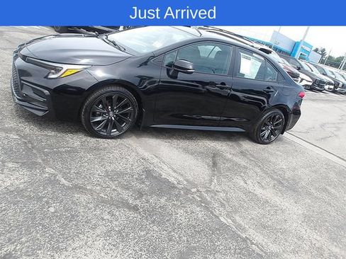 Used 2024 Toyota Corolla SE FWD image 5