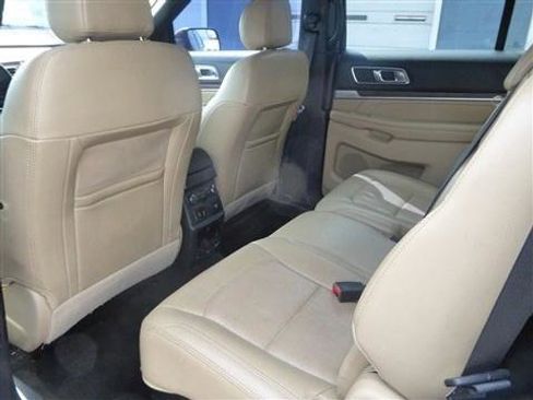 Used 2016 Ford Explorer Limited image 17