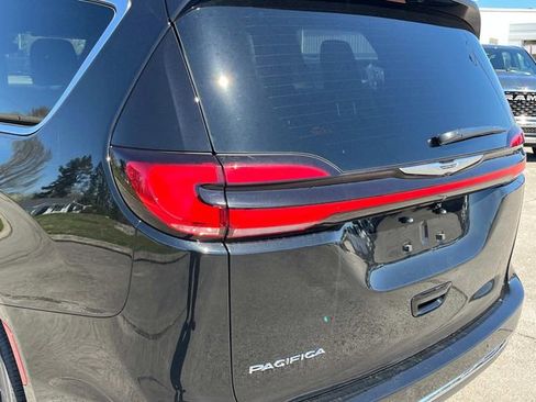New 2026 Chrysler Pacifica Select image 35