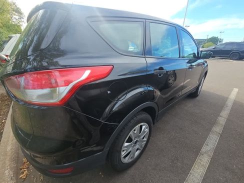 Used 2016 Ford Escape S FWD image 4