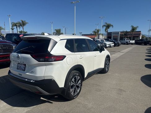 Used 2023 Nissan Rogue SV w/ SV Premium B Package image 8