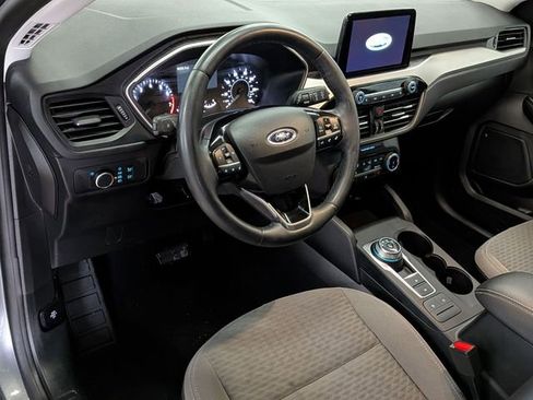 Used 2022 Ford Escape SE w/ Cold Weather Package image 10